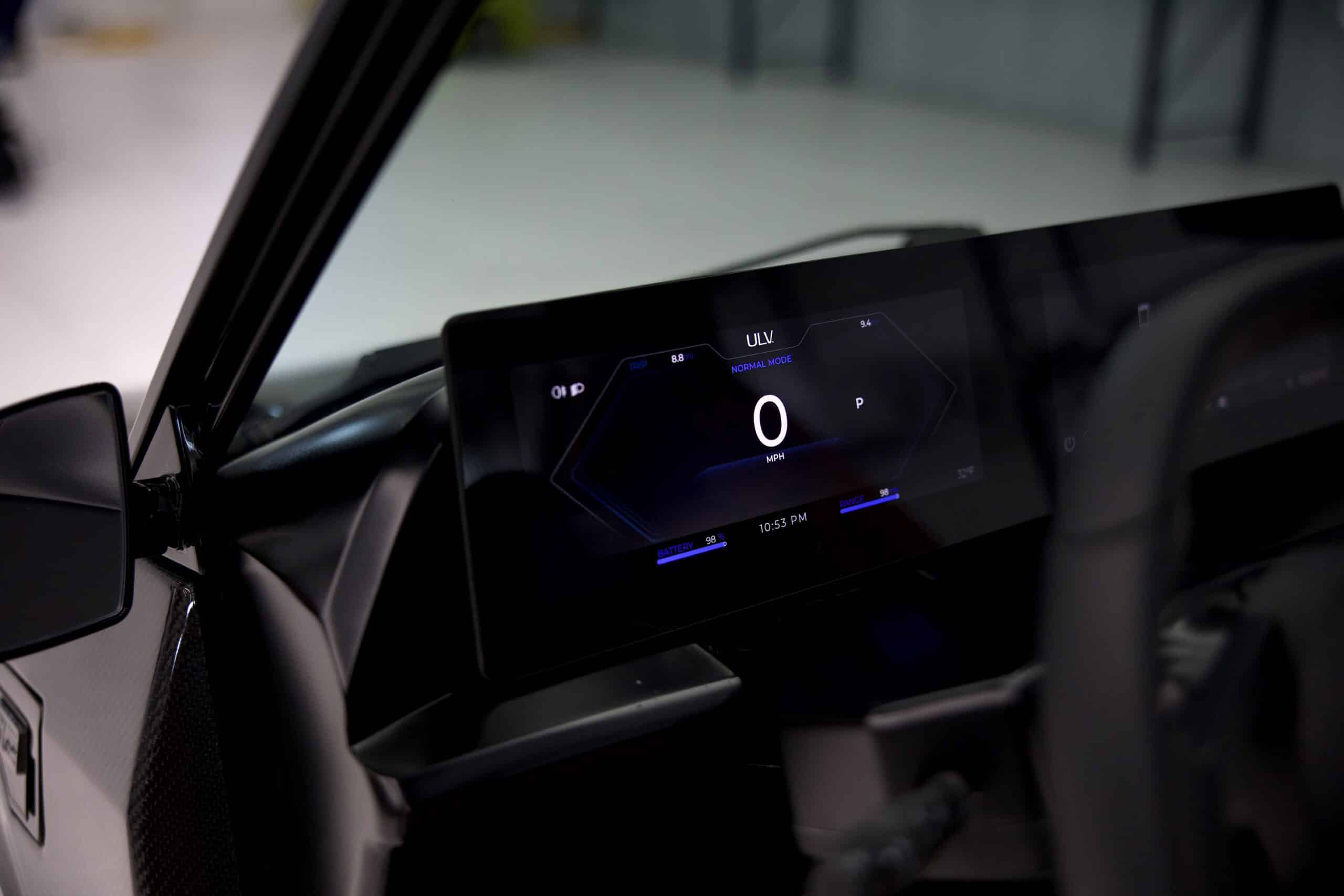 Close up of the digital dashboard of a ULV 322 carbon in gray
